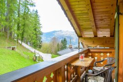 Ausblick und Sitzecke am Balkon